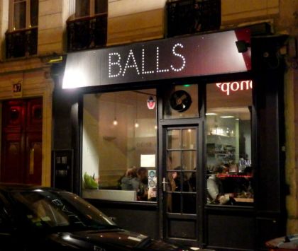 balls_paris_exterior