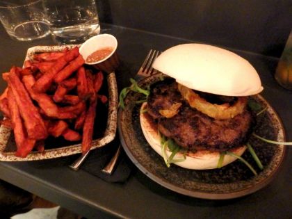 Siseng_Paris_beef bao burger