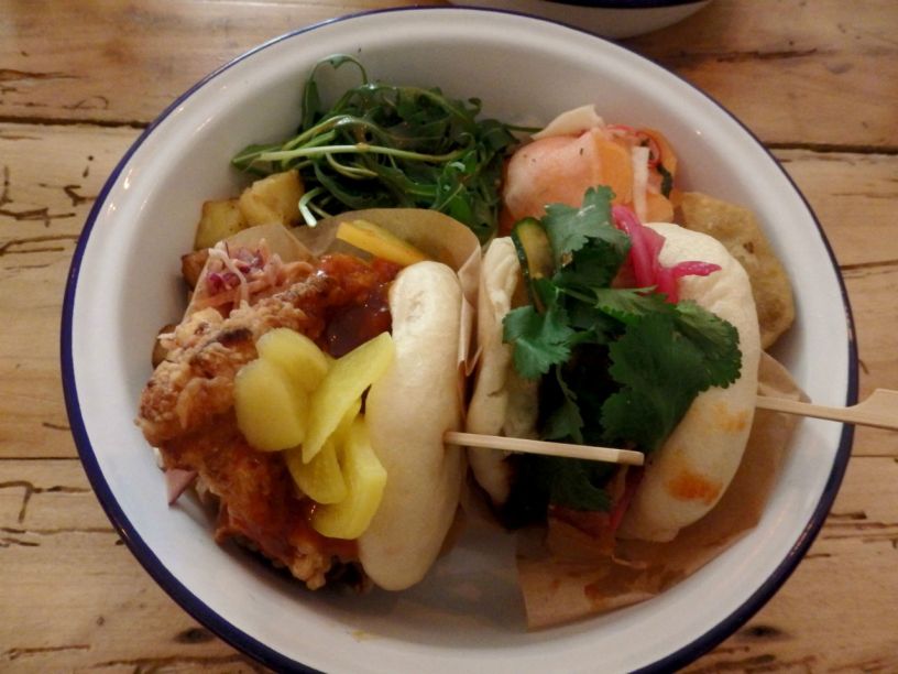 saam_paris_bao chicken and pork